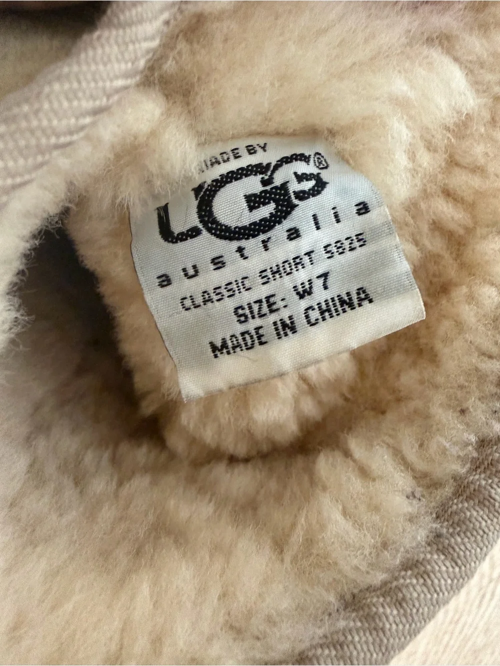 UGG Australia Classic Short Sand Suede Shearling Boots Size 7